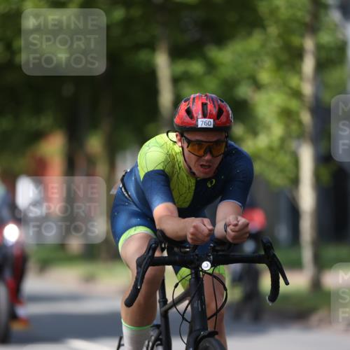 10.08.2025 - GEWOBA Citytriathlon Bremen Yannick Fuchs http://msf.ph/oto/8548187 10.08.2025 12:13:15 Radfahren 760, 767, 774, 1013, 1026 meine-sportfotos.de