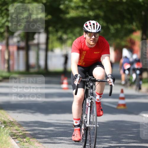 10.08.2025 - GEWOBA Citytriathlon Bremen Yannick Fuchs http://msf.ph/oto/8548193 10.08.2025 12:13:17 Radfahren 760, 774, 1013, 1026 meine-sportfotos.de