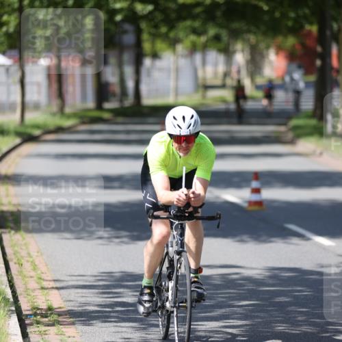 10.08.2025 - GEWOBA Citytriathlon Bremen Yannick Fuchs http://msf.ph/oto/8548195 10.08.2025 13:10:52 Radfahren 834, 858, 935, 1031 meine-sportfotos.de