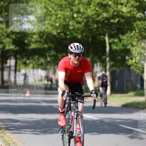 10.08.2025 - GEWOBA Citytriathlon Bremen Yannick Fuchs http://msf.ph/oto/8548197 10.08.2025 12:13:17 Radfahren 760, 774, 1013, 1026 meine-sportfotos.de