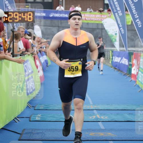 10.08.2025 - GEWOBA Citytriathlon Bremen H.Heesch http://msf.ph/oto/8548204 10.08.2025 11:33:30 Ziel 359 meine-sportfotos.de