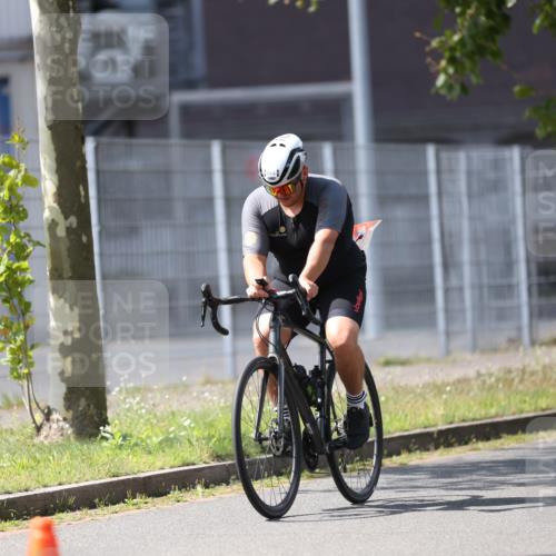10.08.2025 - GEWOBA Citytriathlon Bremen Yannick Fuchs http://msf.ph/oto/8548212 10.08.2025 13:11:28 Radfahren 604, 664, 667, 686, 688, 708, 894, 915 meine-sportfotos.de