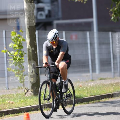 10.08.2025 - GEWOBA Citytriathlon Bremen Yannick Fuchs http://msf.ph/oto/8548214 10.08.2025 13:11:28 Radfahren 604, 664, 667, 686, 688, 708, 894, 915 meine-sportfotos.de