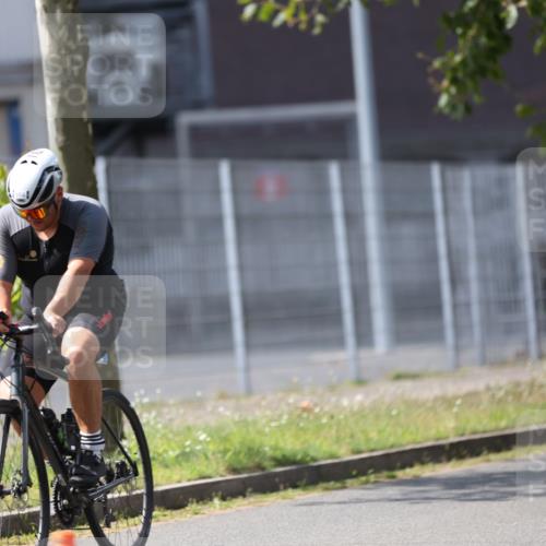10.08.2025 - GEWOBA Citytriathlon Bremen Yannick Fuchs http://msf.ph/oto/8548217 10.08.2025 13:11:28 Radfahren 604, 664, 667, 686, 688, 708, 894, 915 meine-sportfotos.de