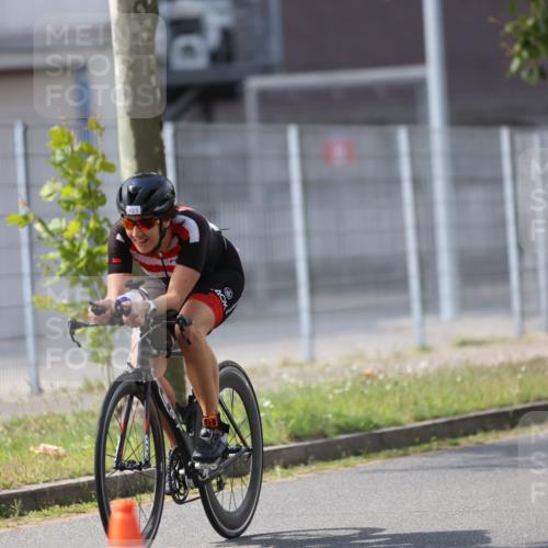 10.08.2025 - GEWOBA Citytriathlon Bremen Yannick Fuchs http://msf.ph/oto/8548228 10.08.2025 13:11:31 Radfahren 604, 664, 667, 686, 688, 708, 894, 915, 937 meine-sportfotos.de
