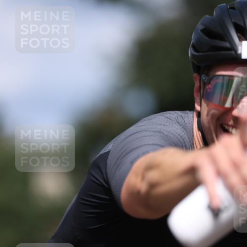 10.08.2025 - GEWOBA Citytriathlon Bremen Yannick Fuchs http://msf.ph/oto/8548229 10.08.2025 12:13:27 Radfahren 552, 612, 649, 760, 770, 774, 916, 1013, 1026 meine-sportfotos.de