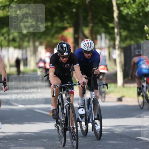 10.08.2025 - GEWOBA Citytriathlon Bremen Yannick Fuchs http://msf.ph/oto/8548233 10.08.2025 12:13:34 Radfahren 552, 612, 649, 664, 770, 774, 776, 823, 916, 1017 meine-sportfotos.de