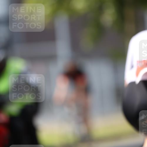10.08.2025 - GEWOBA Citytriathlon Bremen Yannick Fuchs http://msf.ph/oto/8548236 10.08.2025 13:11:32 Radfahren 604, 664, 667, 686, 688, 708, 894, 915, 937 meine-sportfotos.de