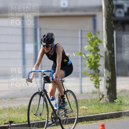 10.08.2025 - GEWOBA Citytriathlon Bremen Yannick Fuchs http://msf.ph/oto/8548266 10.08.2025 13:11:45 Radfahren 604, 635, 667, 750, 894, 933, 937, 966, 1017, 1032 meine-sportfotos.de