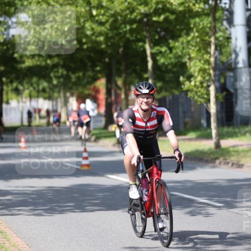 10.08.2025 - GEWOBA Citytriathlon Bremen Yannick Fuchs http://msf.ph/oto/8548267 10.08.2025 12:13:37 Radfahren 552, 612, 621, 649, 664, 770, 774, 776, 823, 916, 1017 meine-sportfotos.de