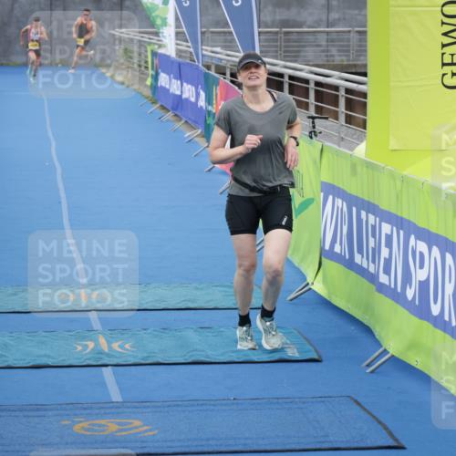 10.08.2025 - GEWOBA Citytriathlon Bremen H.Heesch http://msf.ph/oto/8548269 10.08.2025 11:33:35 Ziel 359, 491 meine-sportfotos.de