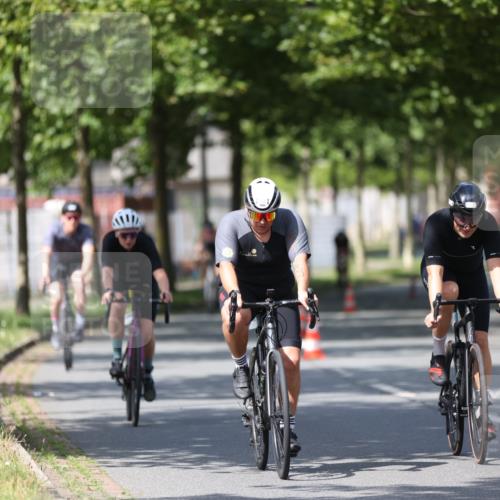 10.08.2025 - GEWOBA Citytriathlon Bremen Yannick Fuchs http://msf.ph/oto/8548282 10.08.2025 12:13:41 Radfahren 552, 568, 612, 621, 649, 664, 770, 776, 823, 916, 1017 meine-sportfotos.de