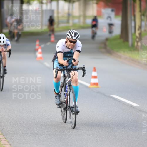 10.08.2025 - GEWOBA Citytriathlon Bremen Yannick Fuchs http://msf.ph/oto/8548304 10.08.2025 13:12:43 Radfahren 575, 582, 789, 895, 902, 924, 1028, 1035 meine-sportfotos.de