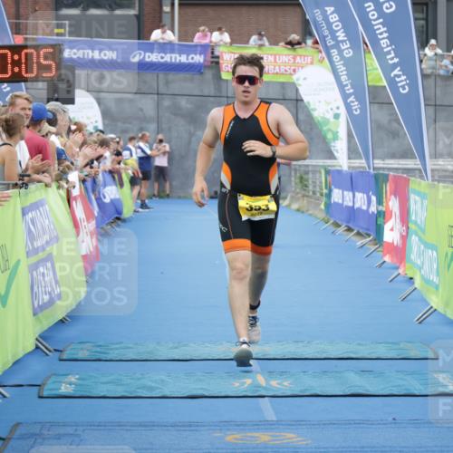 10.08.2025 - GEWOBA Citytriathlon Bremen H.Heesch http://msf.ph/oto/8548326 10.08.2025 11:33:47 Ziel 353, 432, 512 meine-sportfotos.de
