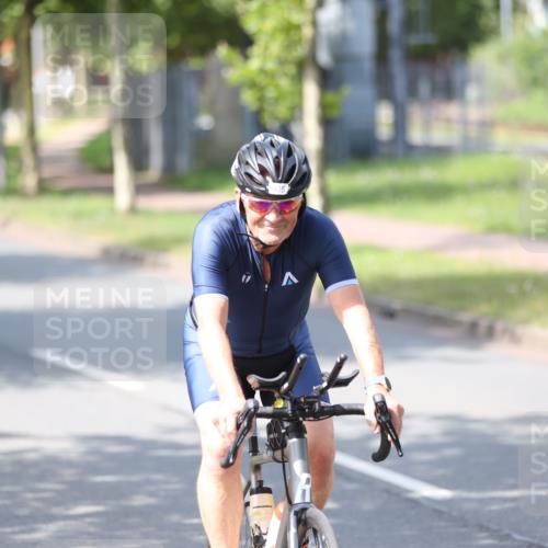 10.08.2025 - GEWOBA Citytriathlon Bremen Yannick Fuchs http://msf.ph/oto/8548343 10.08.2025 13:13:34 Radfahren 742, 781, 784, 790, 905, 982, 1015, 1029, 1039 meine-sportfotos.de