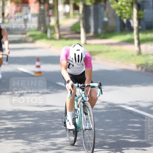 10.08.2025 - GEWOBA Citytriathlon Bremen Yannick Fuchs http://msf.ph/oto/8548349 10.08.2025 13:13:35 Radfahren 742, 781, 784, 790, 905, 982, 1015, 1039 meine-sportfotos.de