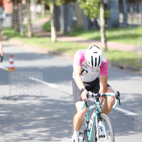10.08.2025 - GEWOBA Citytriathlon Bremen Yannick Fuchs http://msf.ph/oto/8548353 10.08.2025 13:13:35 Radfahren 742, 781, 784, 790, 905, 982, 1015, 1039 meine-sportfotos.de