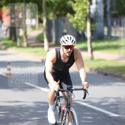 10.08.2025 - GEWOBA Citytriathlon Bremen Yannick Fuchs http://msf.ph/oto/8548354 10.08.2025 13:13:36 Radfahren 742, 781, 784, 790, 905, 982, 1015, 1033, 1039 meine-sportfotos.de