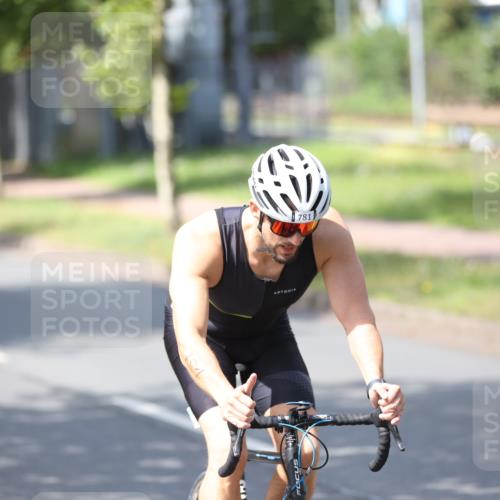 10.08.2025 - GEWOBA Citytriathlon Bremen Yannick Fuchs http://msf.ph/oto/8548357 10.08.2025 13:13:36 Radfahren 742, 781, 784, 790, 905, 982, 1015, 1033, 1039 meine-sportfotos.de