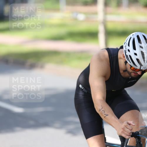 10.08.2025 - GEWOBA Citytriathlon Bremen Yannick Fuchs http://msf.ph/oto/8548361 10.08.2025 13:13:36 Radfahren 742, 781, 784, 790, 905, 982, 1015, 1033, 1039 meine-sportfotos.de