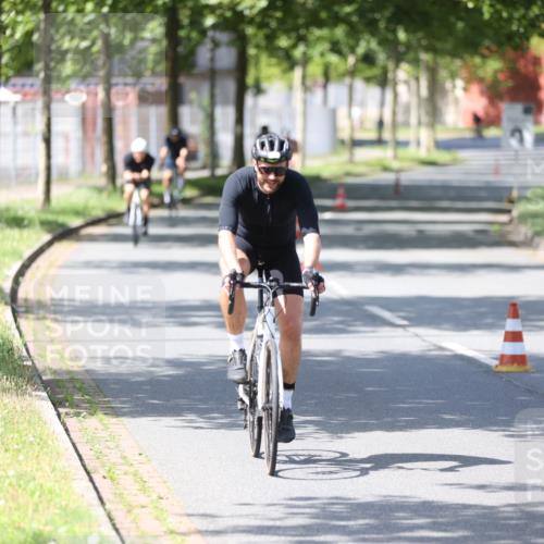 10.08.2025 - GEWOBA Citytriathlon Bremen Yannick Fuchs http://msf.ph/oto/8548363 10.08.2025 13:13:40 Radfahren 742, 781, 784, 790, 905, 982, 1015, 1033 meine-sportfotos.de