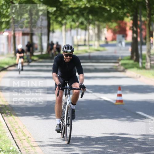 10.08.2025 - GEWOBA Citytriathlon Bremen Yannick Fuchs http://msf.ph/oto/8548366 10.08.2025 13:13:40 Radfahren 742, 781, 784, 790, 905, 982, 1015, 1033 meine-sportfotos.de