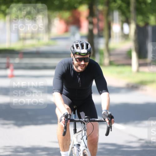 10.08.2025 - GEWOBA Citytriathlon Bremen Yannick Fuchs http://msf.ph/oto/8548368 10.08.2025 13:13:41 Radfahren 742, 781, 784, 790, 905, 982, 1015, 1033 meine-sportfotos.de