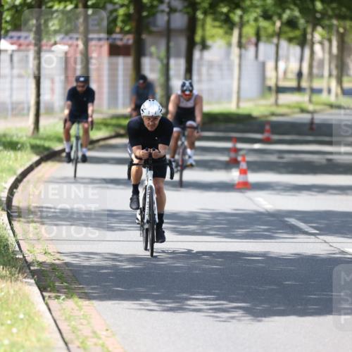 10.08.2025 - GEWOBA Citytriathlon Bremen Yannick Fuchs http://msf.ph/oto/8548374 10.08.2025 13:13:43 Radfahren 742, 781, 784, 790, 905, 982, 1015, 1033 meine-sportfotos.de
