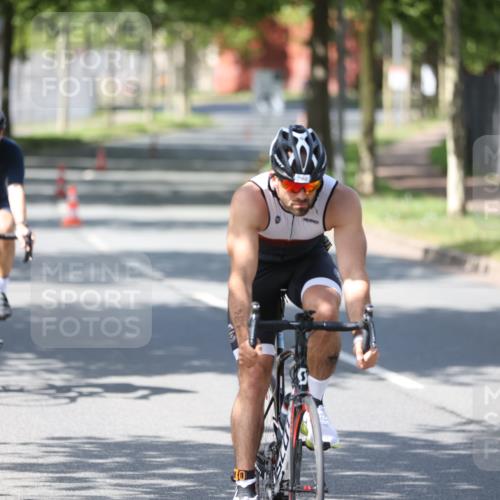 10.08.2025 - GEWOBA Citytriathlon Bremen Yannick Fuchs http://msf.ph/oto/8548389 10.08.2025 13:13:45 Radfahren 742, 781, 784, 790, 982, 1015, 1033 meine-sportfotos.de
