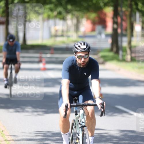10.08.2025 - GEWOBA Citytriathlon Bremen Yannick Fuchs http://msf.ph/oto/8548395 10.08.2025 13:13:46 Radfahren 742, 781, 784, 790, 982, 1015, 1033 meine-sportfotos.de