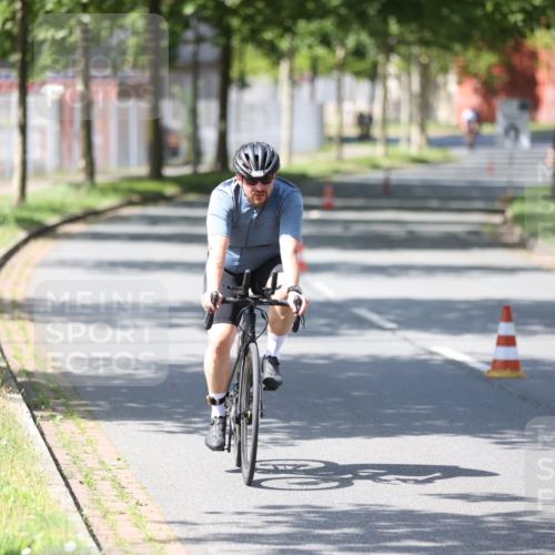 10.08.2025 - GEWOBA Citytriathlon Bremen Yannick Fuchs http://msf.ph/oto/8548397 10.08.2025 13:13:47 Radfahren 742, 781, 784, 790, 982, 1015, 1033 meine-sportfotos.de