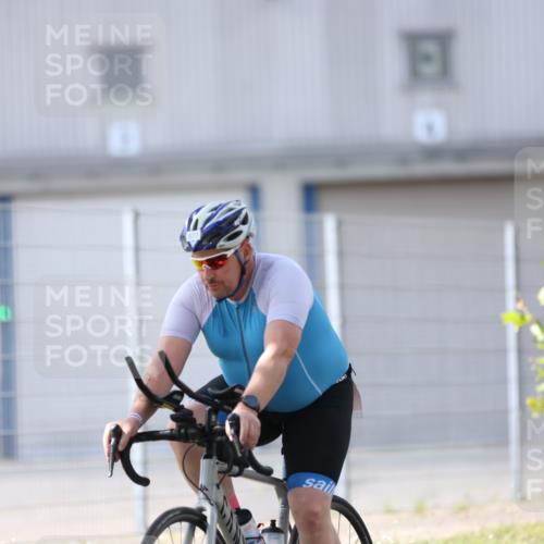 10.08.2025 - GEWOBA Citytriathlon Bremen Yannick Fuchs http://msf.ph/oto/8548429 10.08.2025 13:14:45 Radfahren 772, 877 meine-sportfotos.de