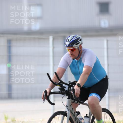 10.08.2025 - GEWOBA Citytriathlon Bremen Yannick Fuchs http://msf.ph/oto/8548432 10.08.2025 13:14:45 Radfahren 772, 877 meine-sportfotos.de