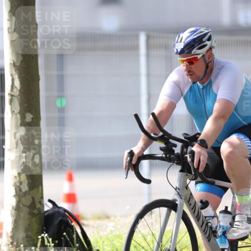 10.08.2025 - GEWOBA Citytriathlon Bremen Yannick Fuchs http://msf.ph/oto/8548434 10.08.2025 13:14:45 Radfahren 772, 877 meine-sportfotos.de