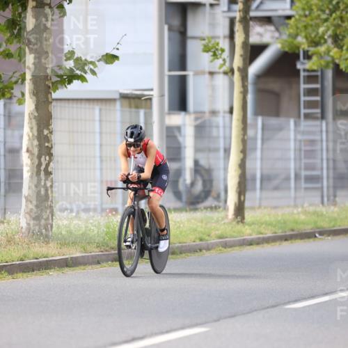10.08.2025 - GEWOBA Citytriathlon Bremen Yannick Fuchs http://msf.ph/oto/8548439 10.08.2025 13:15:04 Radfahren 765, 826, 913 meine-sportfotos.de