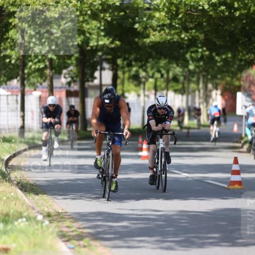 10.08.2025 - GEWOBA Citytriathlon Bremen Yannick Fuchs http://msf.ph/oto/8548443 10.08.2025 12:14:03 Radfahren 568, 587, 590, 615, 616, 630, 689, 733, 788, 863, 873, 950, 951, 1030 meine-sportfotos.de