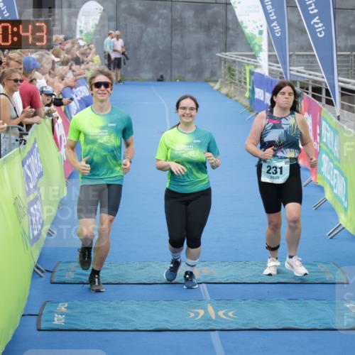 10.08.2025 - GEWOBA Citytriathlon Bremen H.Heesch http://msf.ph/oto/8548447 10.08.2025 11:34:24 Ziel 231, 413 meine-sportfotos.de