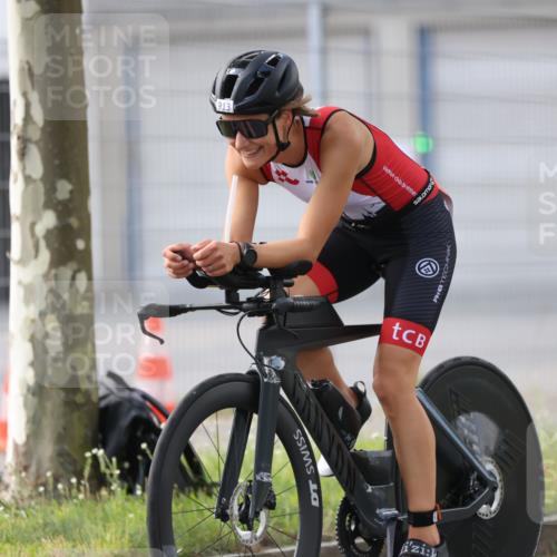 10.08.2025 - GEWOBA Citytriathlon Bremen Yannick Fuchs http://msf.ph/oto/8548455 10.08.2025 13:15:06 Radfahren 765, 826, 913 meine-sportfotos.de