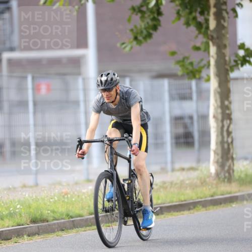 10.08.2025 - GEWOBA Citytriathlon Bremen Yannick Fuchs http://msf.ph/oto/8548461 10.08.2025 13:15:12 Radfahren 736, 765, 826, 913, 969 meine-sportfotos.de