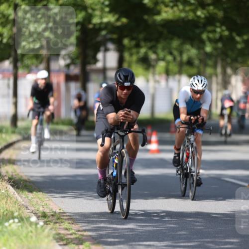 10.08.2025 - GEWOBA Citytriathlon Bremen Yannick Fuchs http://msf.ph/oto/8548464 10.08.2025 12:14:08 Radfahren 587, 590, 615, 616, 630, 689, 733, 788, 793, 801, 863, 873, 950, 951, 1030 meine-sportfotos.de