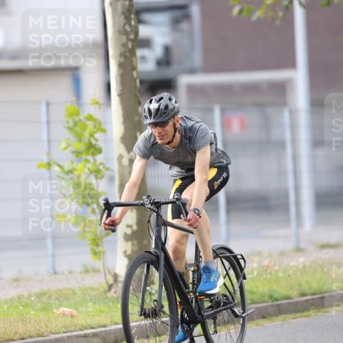 10.08.2025 - GEWOBA Citytriathlon Bremen Yannick Fuchs http://msf.ph/oto/8548465 10.08.2025 13:15:12 Radfahren 736, 765, 826, 913, 969 meine-sportfotos.de