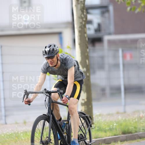 10.08.2025 - GEWOBA Citytriathlon Bremen Yannick Fuchs http://msf.ph/oto/8548467 10.08.2025 13:15:12 Radfahren 736, 765, 826, 913, 969 meine-sportfotos.de