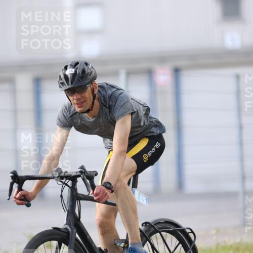 10.08.2025 - GEWOBA Citytriathlon Bremen Yannick Fuchs http://msf.ph/oto/8548472 10.08.2025 13:15:13 Radfahren 736, 765, 826, 913, 969 meine-sportfotos.de