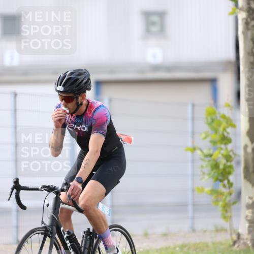 10.08.2025 - GEWOBA Citytriathlon Bremen Yannick Fuchs http://msf.ph/oto/8548488 10.08.2025 13:15:16 Radfahren 736, 749, 758, 765, 826, 913, 969 meine-sportfotos.de
