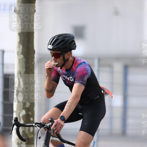 10.08.2025 - GEWOBA Citytriathlon Bremen Yannick Fuchs http://msf.ph/oto/8548494 10.08.2025 13:15:17 Radfahren 736, 749, 758, 765, 826, 940, 969 meine-sportfotos.de
