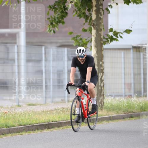 10.08.2025 - GEWOBA Citytriathlon Bremen Yannick Fuchs http://msf.ph/oto/8548499 10.08.2025 13:15:23 Radfahren 736, 749, 758, 765, 826, 940, 969 meine-sportfotos.de