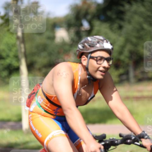 10.08.2025 - GEWOBA Citytriathlon Bremen Yannick Fuchs http://msf.ph/oto/8548534 10.08.2025 12:14:21 Radfahren 587, 615, 616, 630, 655, 681, 708, 735, 738, 788, 793, 801, 888, 1030 meine-sportfotos.de