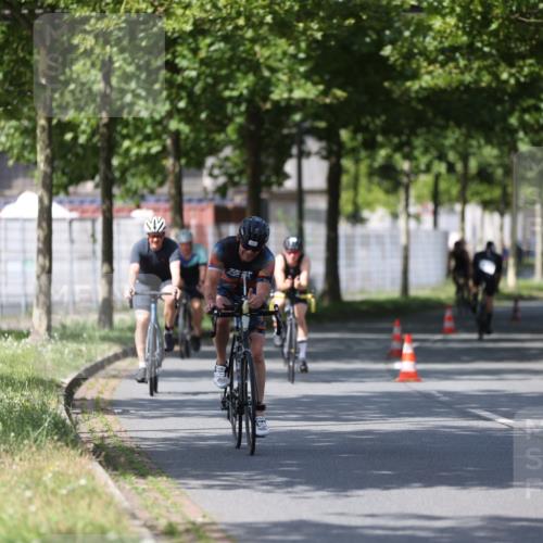 10.08.2025 - GEWOBA Citytriathlon Bremen Yannick Fuchs http://msf.ph/oto/8548540 10.08.2025 12:14:24 Radfahren 616, 630, 655, 681, 708, 735, 738, 788, 793, 801, 806, 888, 1030 meine-sportfotos.de