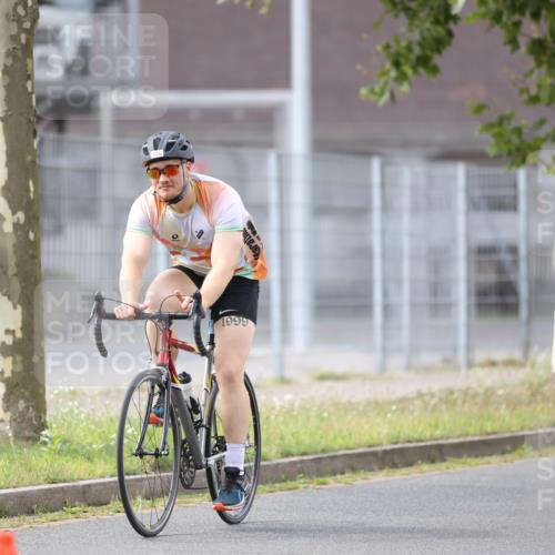 10.08.2025 - GEWOBA Citytriathlon Bremen Yannick Fuchs http://msf.ph/oto/8548547 10.08.2025 13:15:40 Radfahren 636, 749, 758, 843, 940, 1025 meine-sportfotos.de