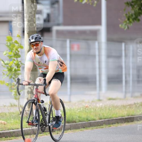 10.08.2025 - GEWOBA Citytriathlon Bremen Yannick Fuchs http://msf.ph/oto/8548549 10.08.2025 13:15:41 Radfahren 636, 749, 758, 843, 940, 1025 meine-sportfotos.de